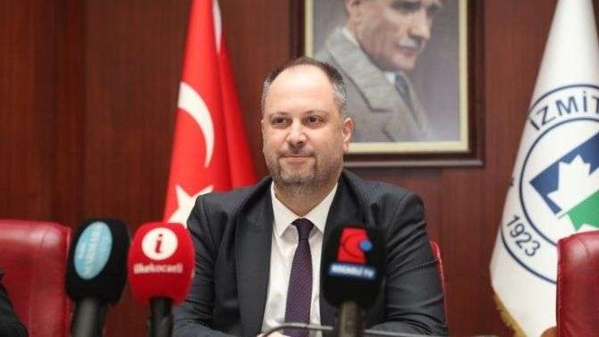 Küçükkaya’dan Büyükakın’a sert yanıt: "Kaybolan yılların hesabını kim verecek?"