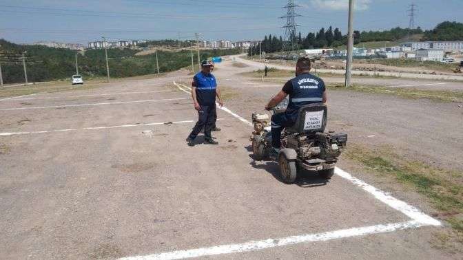 Kurban satış alanında çizgiler çekildi