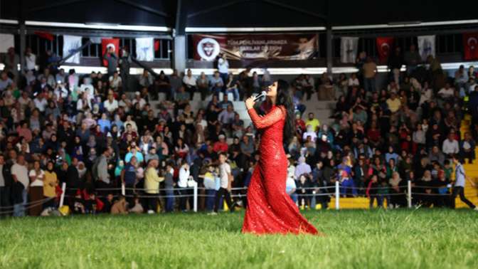 Taşköprü Festivalinde muhteşem konser akşamı