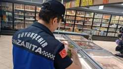 Büyükşehir zabıtasından market denetimi
