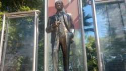 Çınarlık Meydanı'ndaki Atatürk heykeli bakıma alınacak