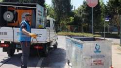 Çöp konteynerleri yerinde yıkanıyor