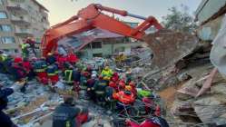 Depremin 158. Saatinde 63 Yaşındaki Hafsa Teyze Kurtarıldı