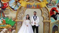 Fotoğraf çekimine gelen gelin ve damat festivale renk kattı