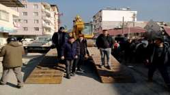 İzmit Belediyesi iş makineleri deprem bölgesi Kırıkhan’a ulaştı