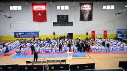 Kartepe'de karate şampiyonası ödülleri verildi