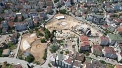 Kent meydanında çalışmalar hızla sürüyor
