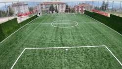 O mahalleye futbol sahası kazandırıldı