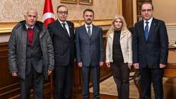 Türk Hava Kurumu İzmit Şube Başkanı Turgut Duman, Vali İlhami Aktaş'ı ziyaret etti