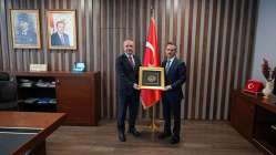 Vali İlhami Aktaş, Ümraniye Kaymakamı Yüksel Çelik'i ziyaret etti