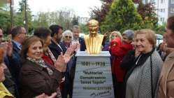 Yahya Kaptan Mahallesi’nde Atatürk Büstü Açıldı