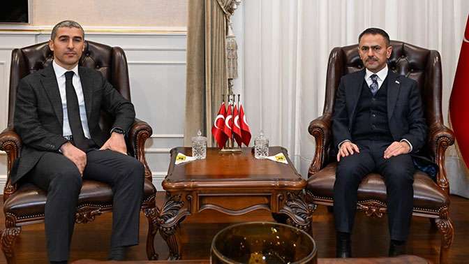 Uşak Valisi Dr. Naci Aktaş, Vali İlhami Aktaşı ziyaret etti