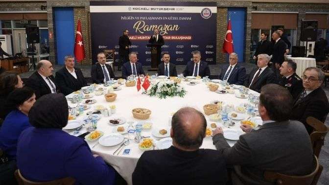 Vali Aktaş ve Başkan Büyükakın, muhtarlarla iftar yaptı