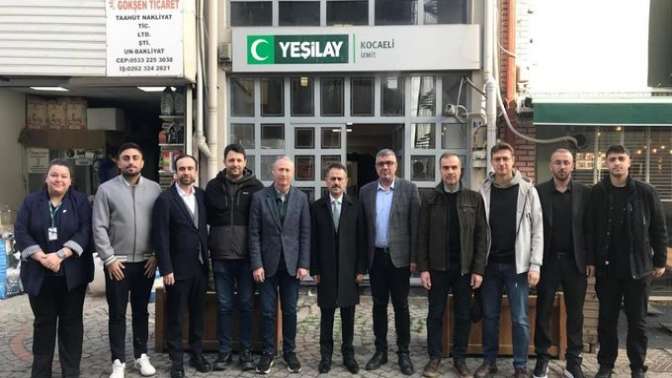 Vali İlhami Aktaş, Yeşilay Kocaeli Şubesini Ziyaret Etti