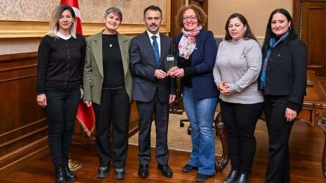 Veli-Der’den, Vali İlhami Aktaşa ziyaret