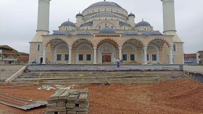 Yeni caminin merdivenleri ortaya çıktı