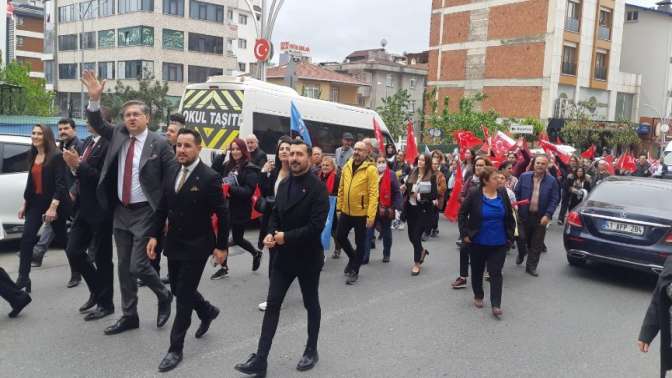 Yıldızlı, kadınlarla adeta gövde gösterisi yaptı