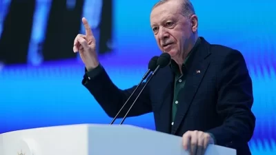 Cumhurbaşkanı Erdoğan, merakla beklenen konuşmasında 85 milyona bayrak çağrısı yaptı.
