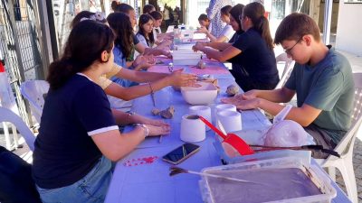 Gölcük Belediyesi’nin düzenlediği sanat atölyelerinde; 11-17 yaş arasındaki çocuk ve