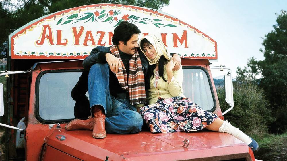 Gölcük Belediyesi; sinemaseverlere, 19 Temmuz Cumartesi günü Kervansaray arkasında parkta