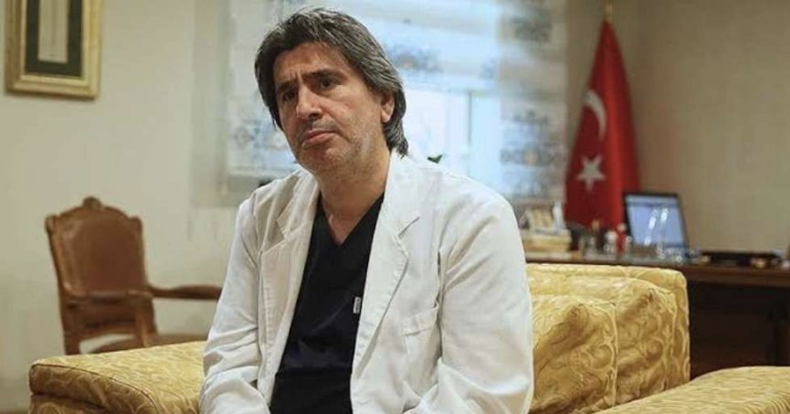Kocaeli Devlet Hastanesi Başhekimi Adem Çakır, tüm personeliyle vedalaşarak veda