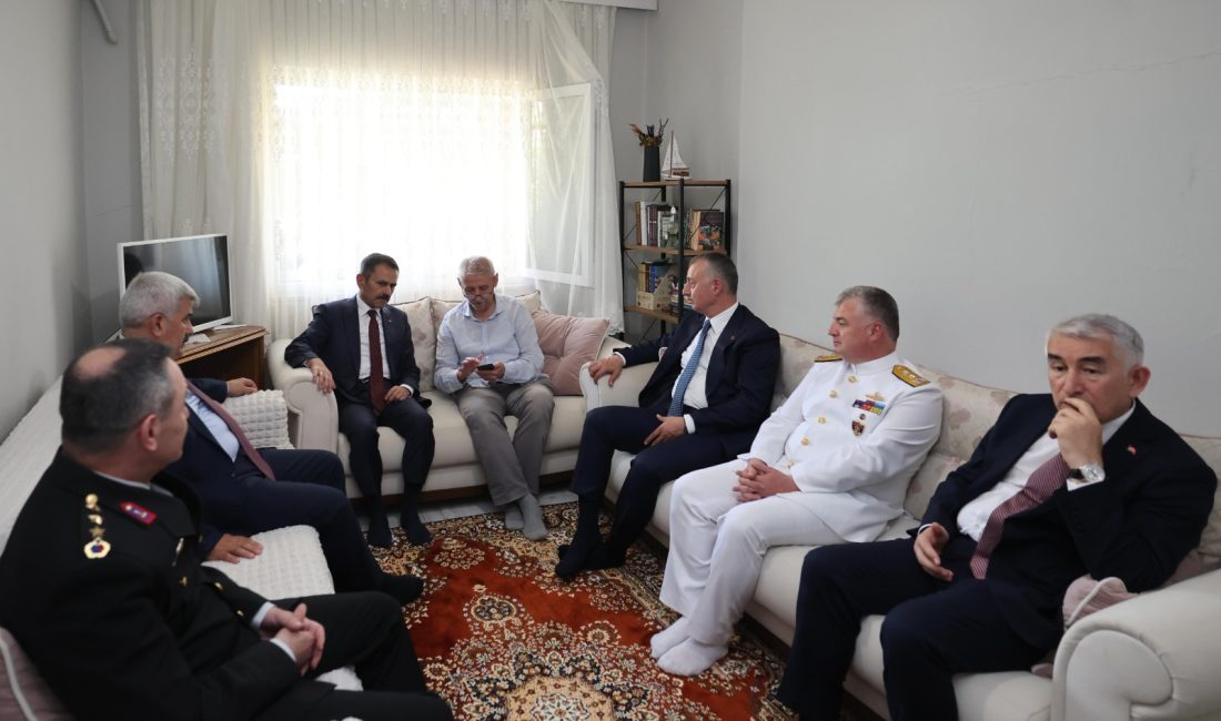 Kocaeli Valisi İlhami Aktaş ve Kocaeli Büyükşehir Belediye Başkanı Doç.