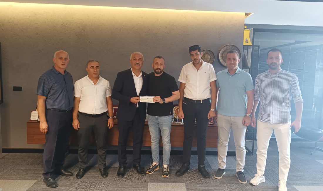 Gebze Ticaret Odası Başkanı Abdurrahman Aslantaş, kentin köklü kulüplerinden Gebzespor’a