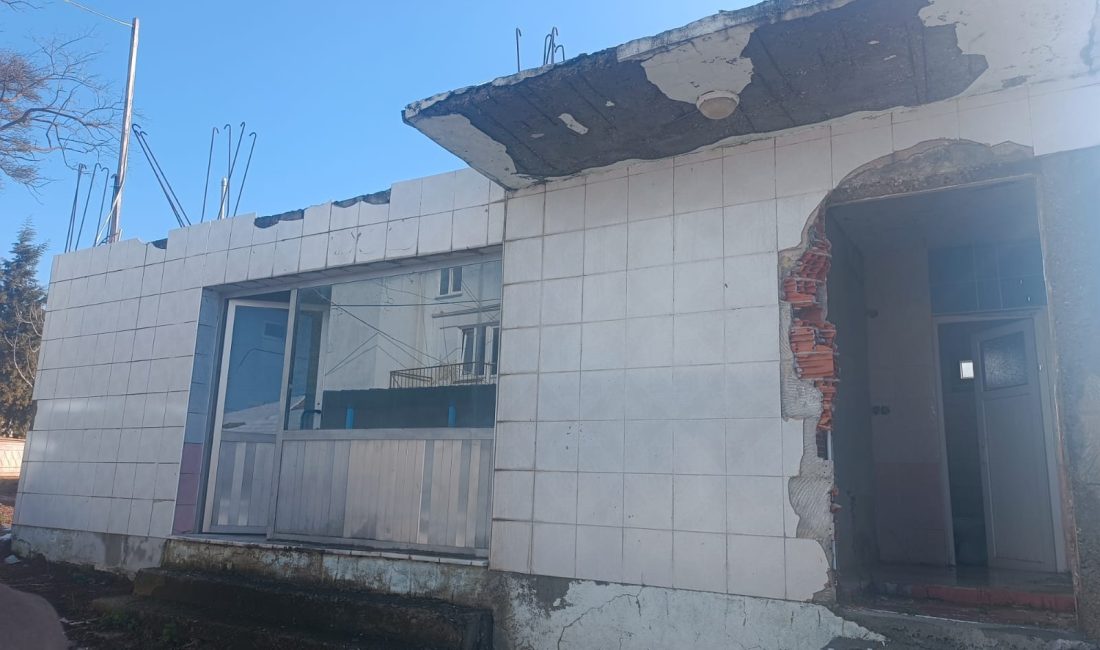 İzmit Belediyesi, kırsal mahallelerde sürdürdüğü hizmet atağını Balören ve Çubuklubala
