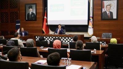 Körfez Belediyesi, kurum içi eğitimlerine devam ediyor. Son eğitimde resmi
personellere yazışmalarda
