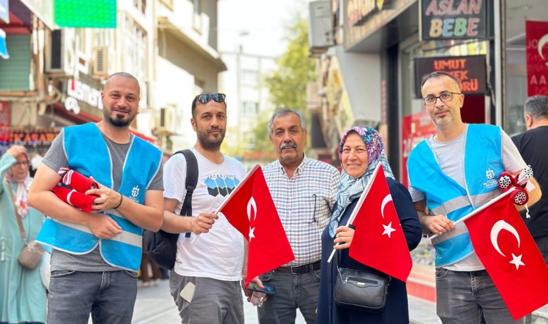 Büyükşehir Belediyesi, 15 Temmuz’un 9. yıldönümünde esnaf ve vatandaşlara binlerce