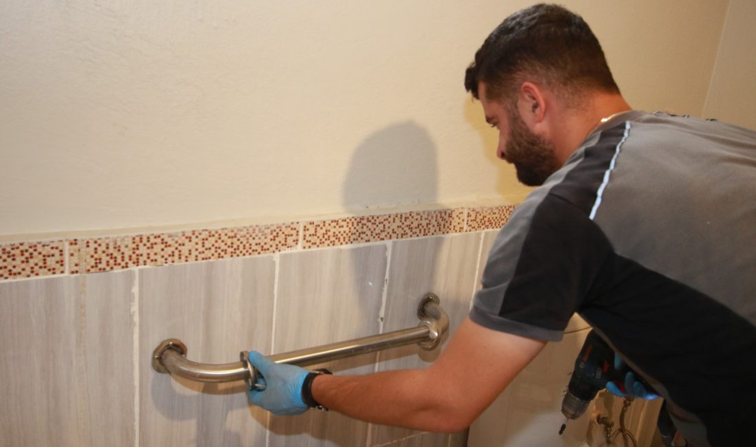 Büyükşehir Belediyesi’nin “Hayata Tutun Projesi”, 65 yaş üstü ve engelli