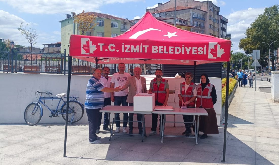 İzmit Belediyesi, Muharrem ayı vesilesiyle kentin farklı noktalarında Cuma namazı