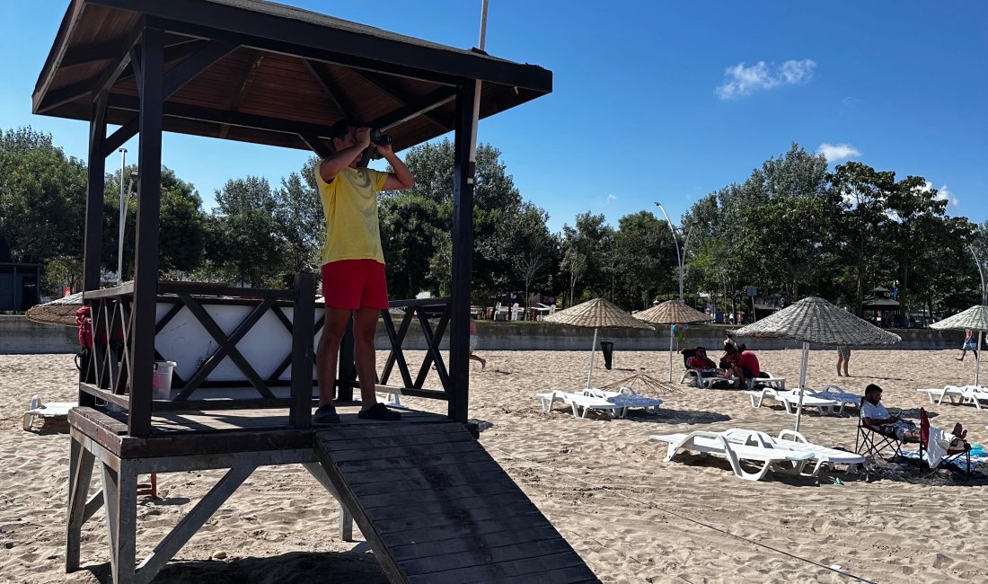 KOSKEM ekipleri, Kocaeli sahillerinde 1 haftada 235 kişiyi boğulmaktan kurtardı.