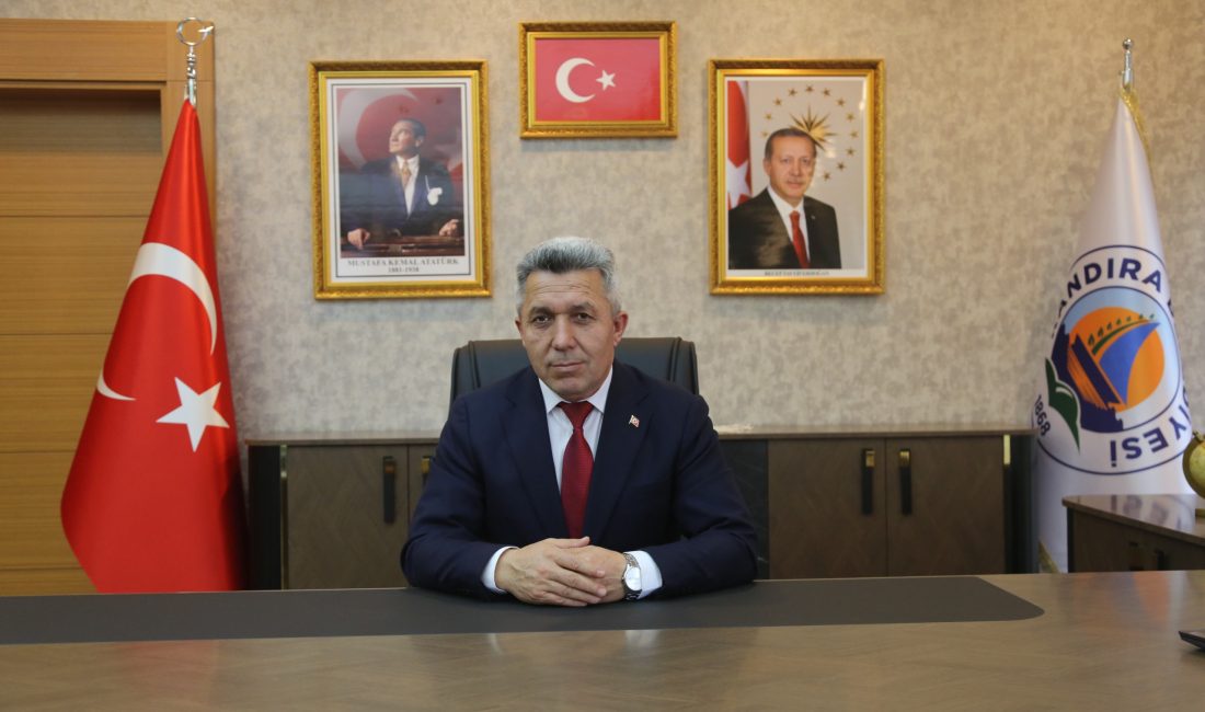 Başkan Erol Ölmez’den 24 Temmuz Gazeteciler ve Basın Bayramı Mesajı Kandıra Belediye Başkanı Erol Ölmez, 24 Temmuz Gazeteciler ve Basın
Bayramı