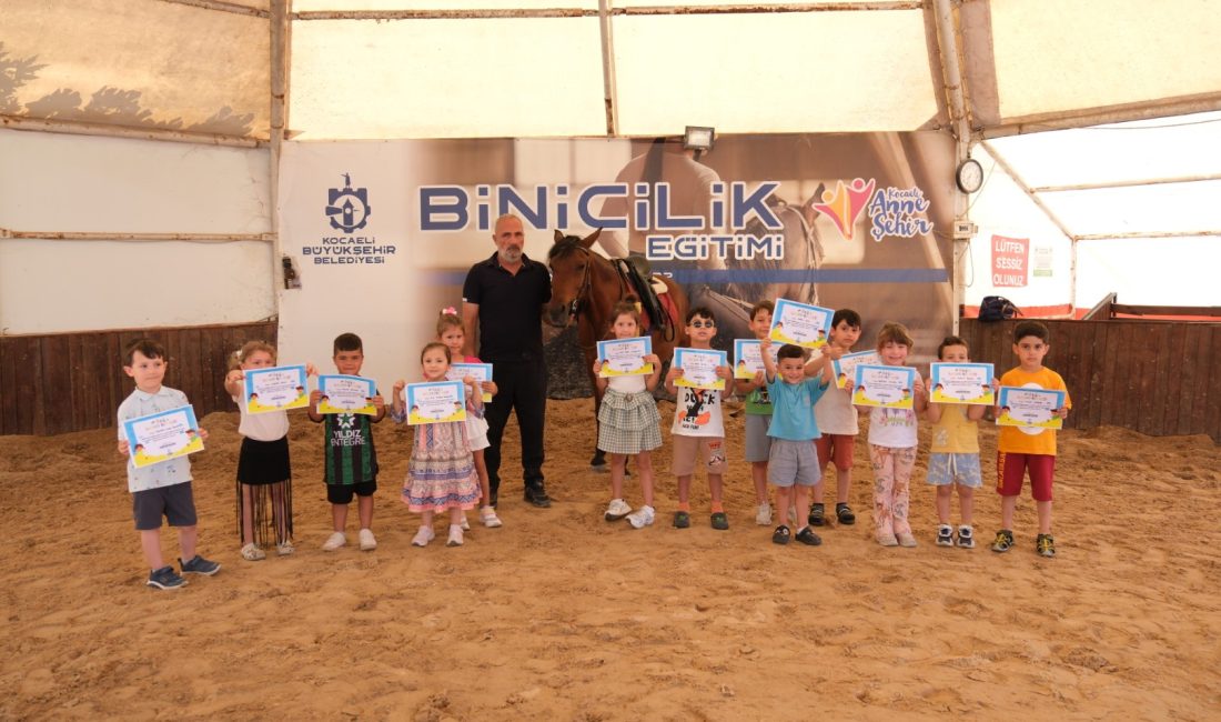 Büyükşehir Belediyesi’nin çocuklara at sevgisini kazandırmak amacıyla başlattığı ücretsiz binicilik