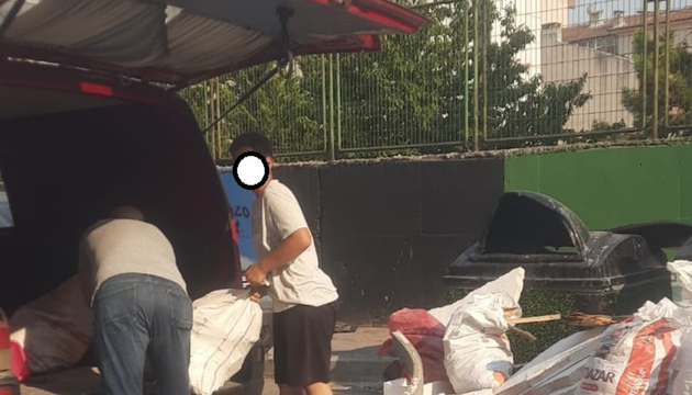 Cedit Mahallesi’nde başka bir bölgeden getirilen inşaat atıklarının çöp konteyneri