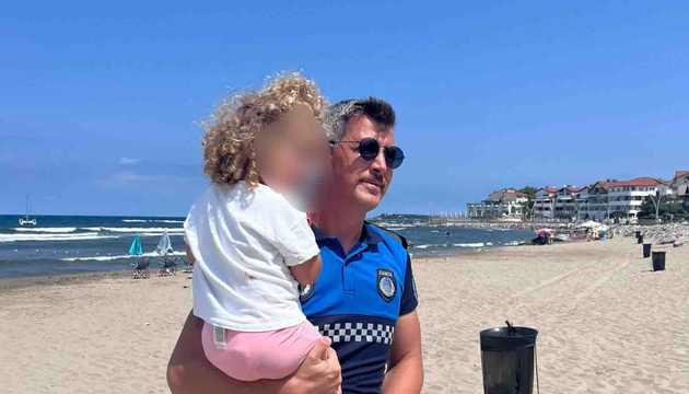 Büyükşehir Belediyesi’ne bağlı zabıta ekipleri, Mavi Bayraklı plajlarda ailelerin ve