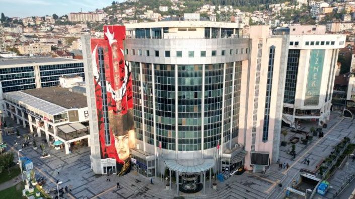 İzmit Belediyesi’nin uygun fiyatlı et ürünlerini vatandaşın ayağına götürdüğü Mobil