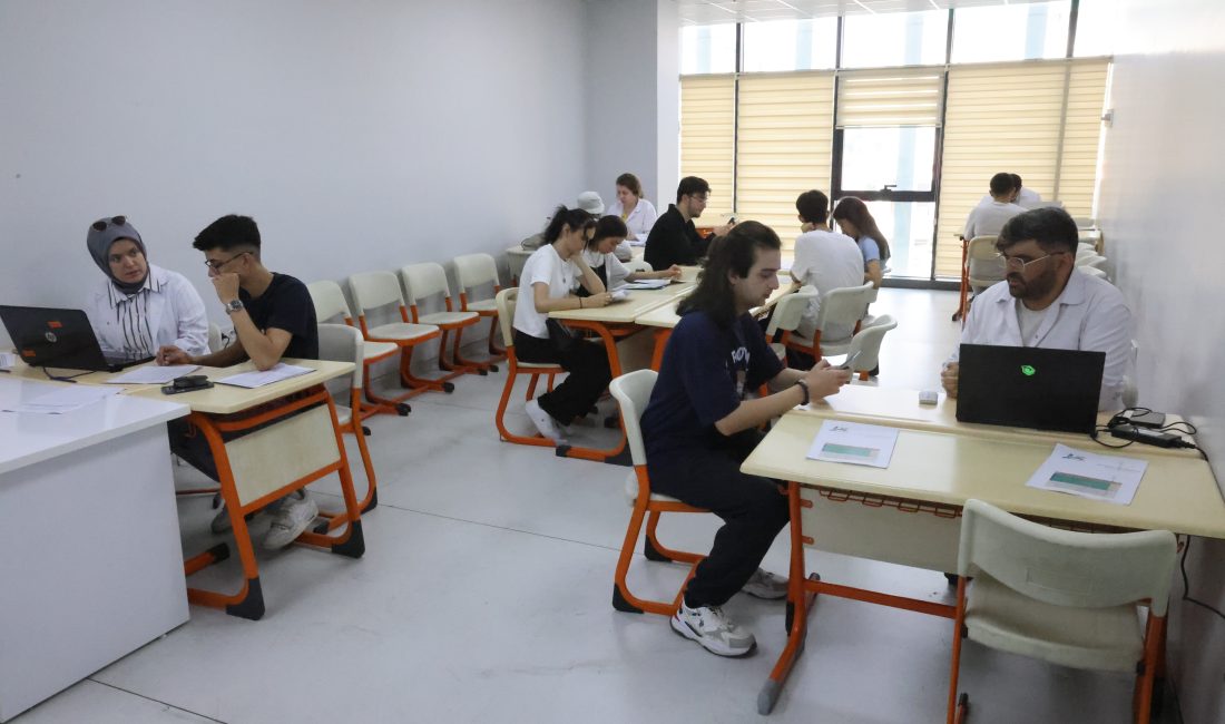 Çayırova Belediyesi Prof. Dr. Necmettin Erbakan Gençlik Merkezi’nde, YKS tercih