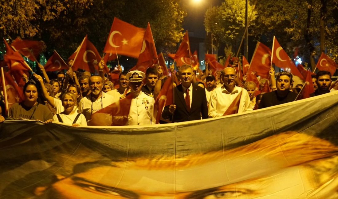 Gölcük’te 30 Ağustos Zafer Bayramı’nın 103. yıl dönümü, düzenlenen tören