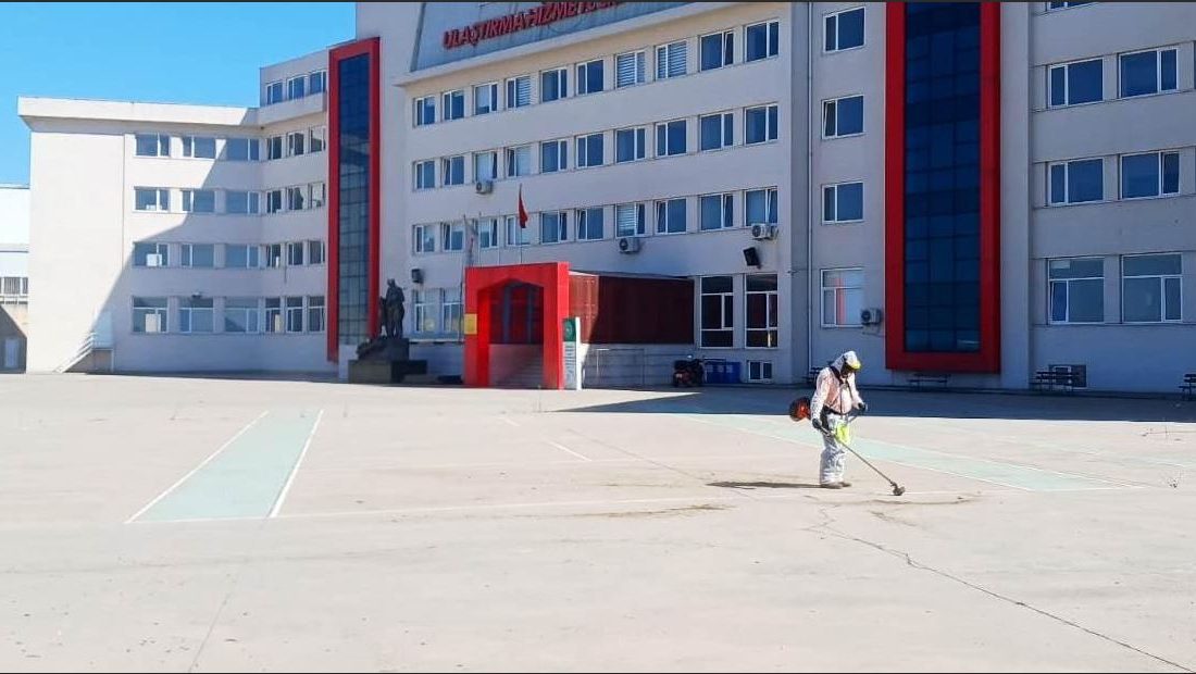 Dilovası Belediyesi ekipleri, 2025-2026 eğitim ve öğretim yılı öncesinde ilçe