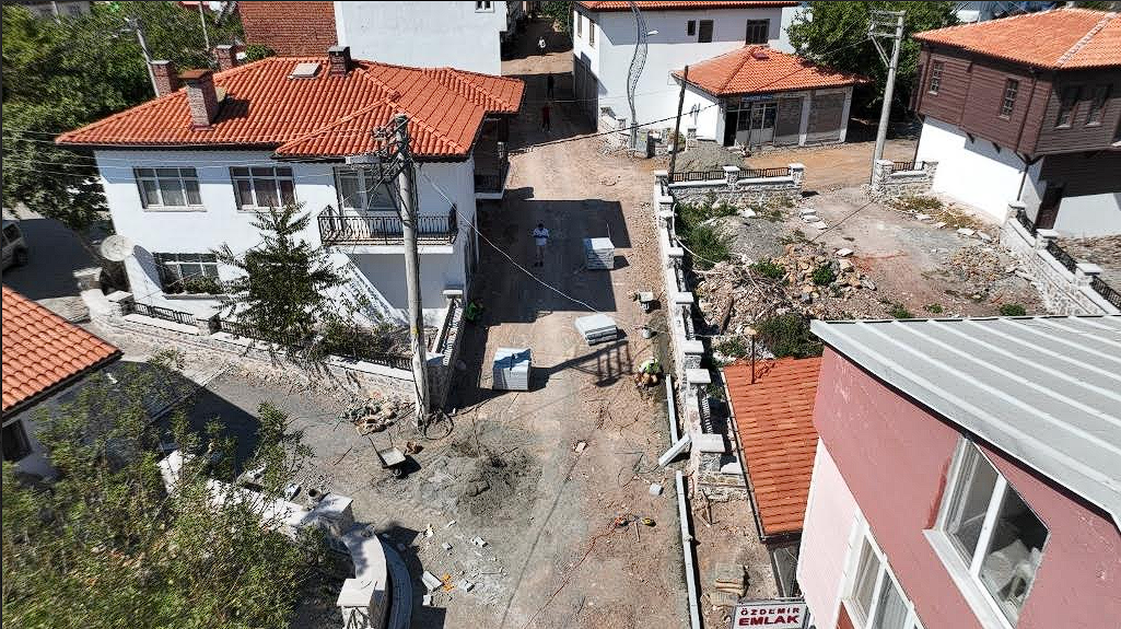 Dilovası genelinde vatandaşların güvenliğini sağlamak için metruk bina yıkımları hız
