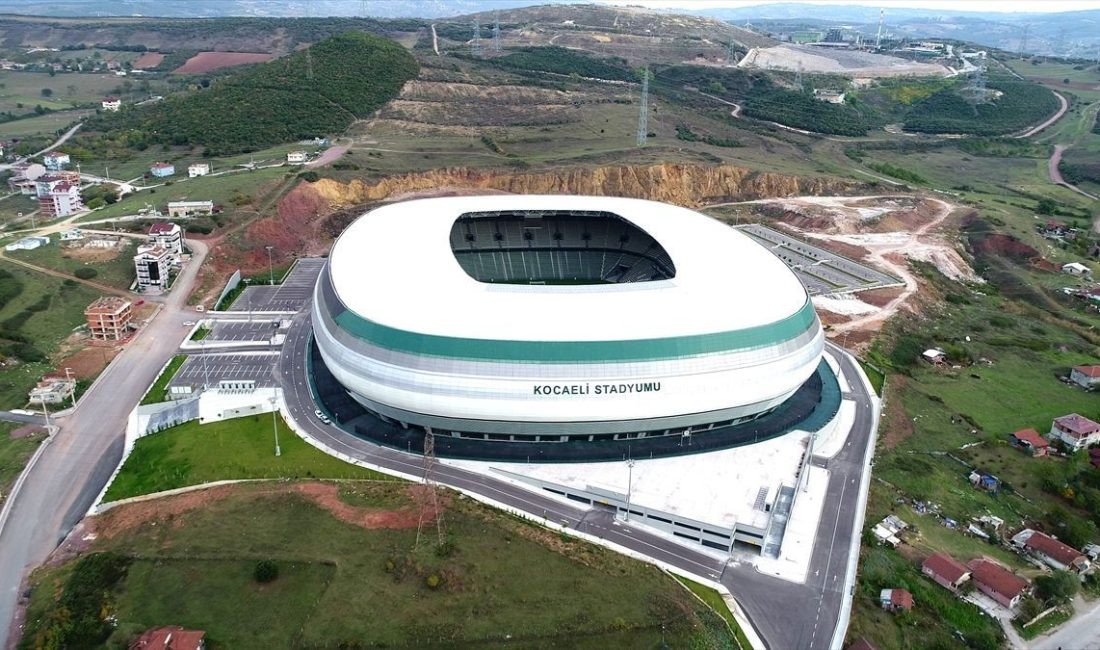 16 yıl aradan sonra Süper Lig’e yükselen Kocaelispor, yeni sezondaki