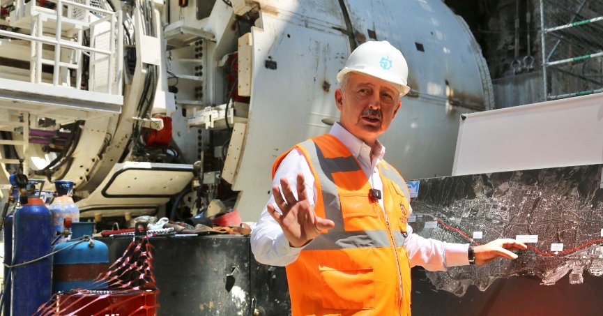 Körfezray Metro’sunda yer altı tünellerini kazacak dev köstebeklerden 2’si geldi.