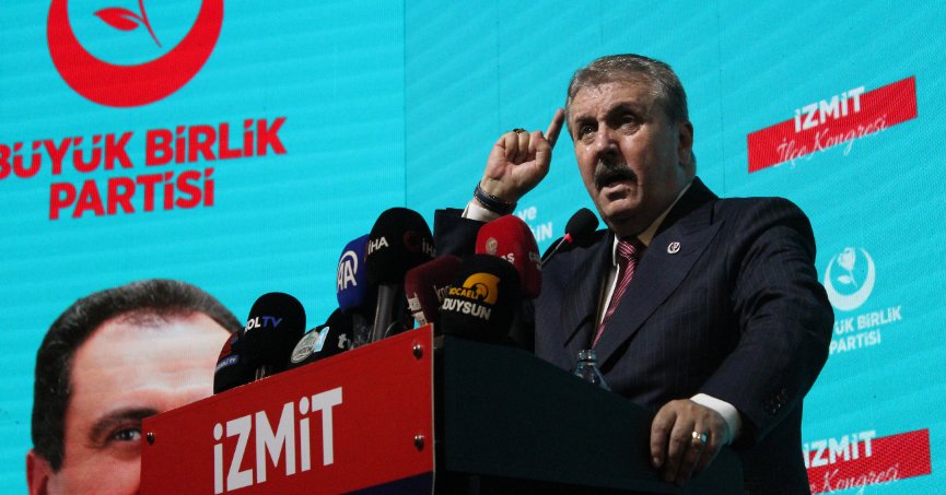 Kocaeli'de partisinin olağan kongresine katılan Büyük Birlik Partisi (BBP) Genel