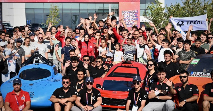Kocaeli'nin Gebze ilçesindeki Bilişim Vadisi’nde düzenlenen Robotaksi Binek Otonom Araç
