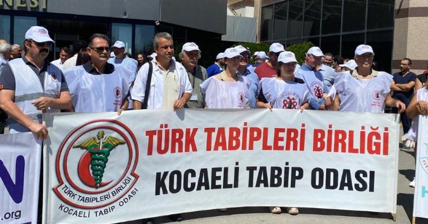 Kocaeli Üniversitesi Tıp Fakültesi Hastanesi'nde bir hekim ve tıbbi sekreterin