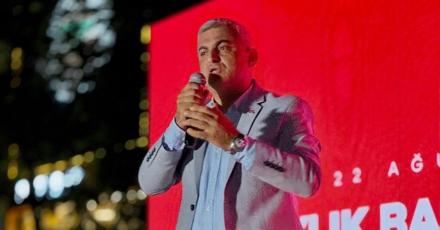 CHP İlçe Başkanlığına aday olduğunu açıklayan Cüneyt Akın, “Benimle yürüyün,