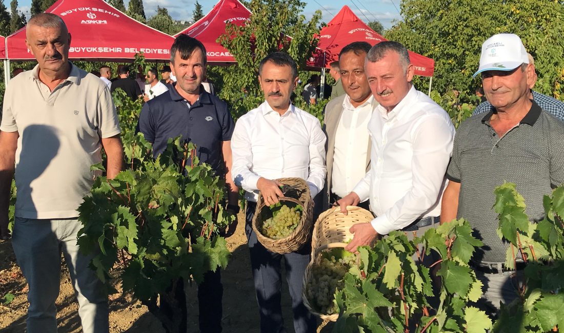 Başkan Tahir Büyükakın, Kocaeli Büyükşehir Belediyesi’nin gübre ve mazot desteği