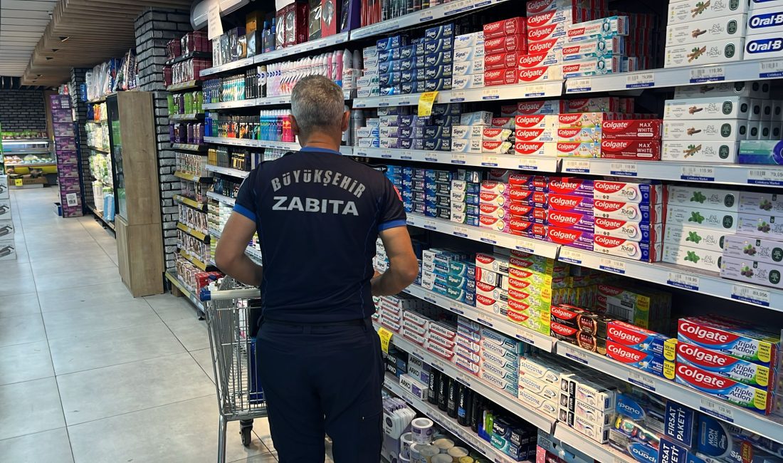 Büyükşehir Belediyesi Zabıta Dairesi Başkanlığı, kent genelinde yürüttüğü market denetimlerine